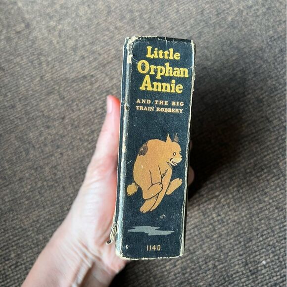 Vintage 1934 Little Orphan Annie + Big Train Robbery Whitman Big Little Book - Picture 9 of 11